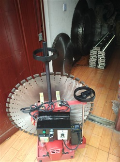 半自動(dòng)墻壁切割機(jī)-1200型號(hào)：5200元